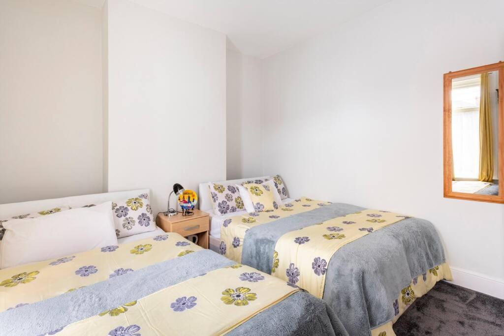 Travellers' Choice In Harwich-Essex Villa ภายนอก รูปภาพ