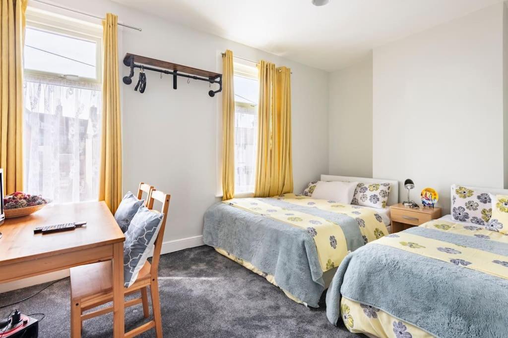 Travellers' Choice In Harwich-Essex Villa ภายนอก รูปภาพ
