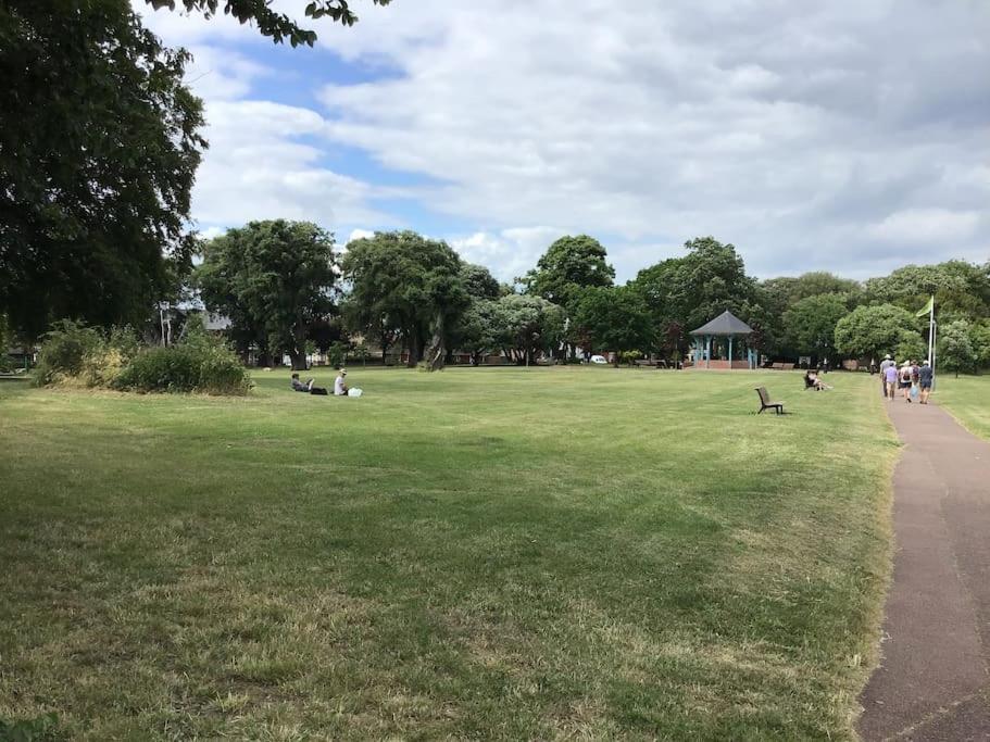 Travellers' Choice In Harwich-Essex Villa ภายนอก รูปภาพ