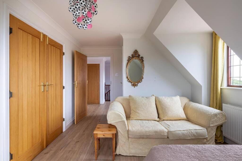 Travellers' Choice In Harwich-Essex Villa ภายนอก รูปภาพ